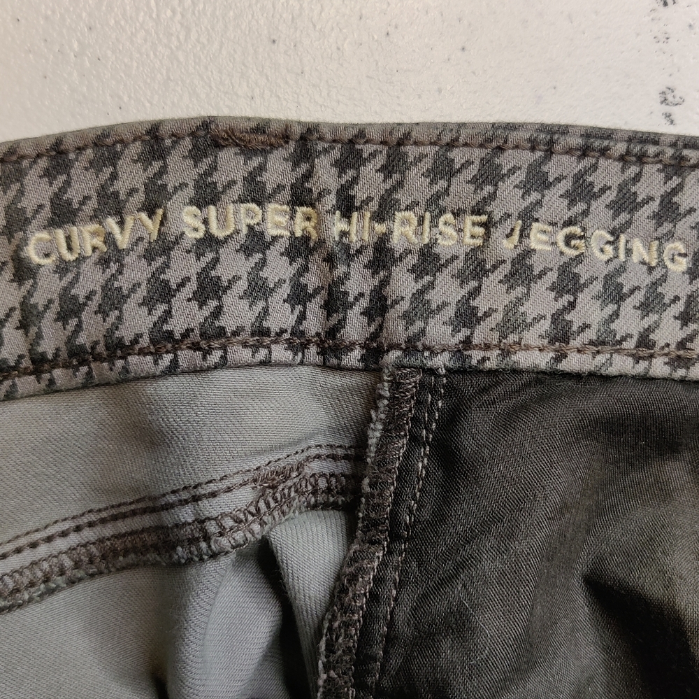 American Eagle Grey & Black Curvy Super High Rise Jegging size 2 - Picture 5 of 5